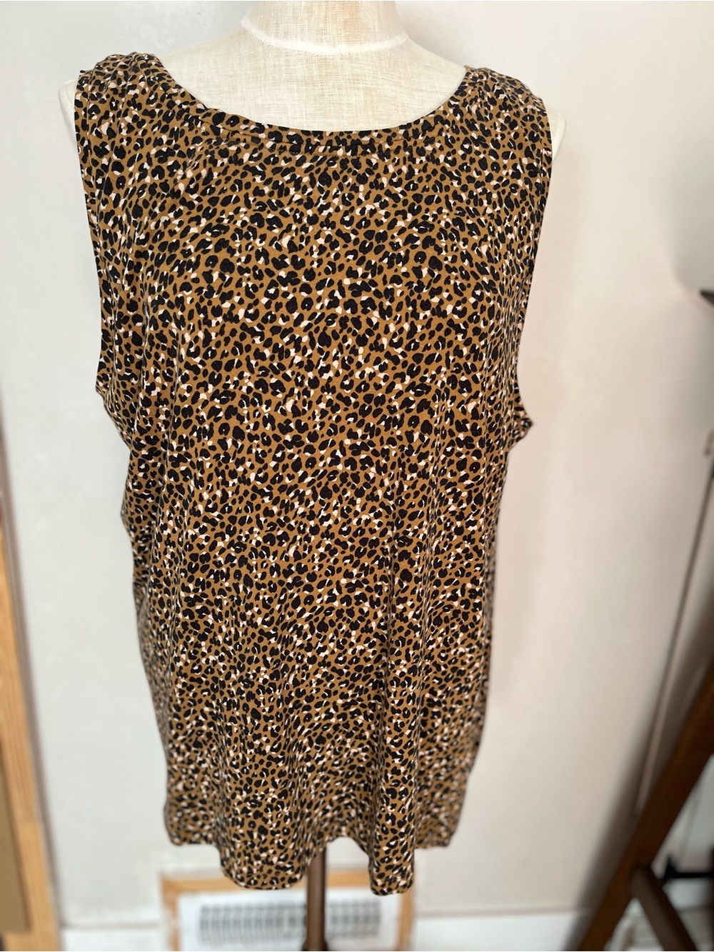 Ava & Viv leopard print women’s tank top size 4X
